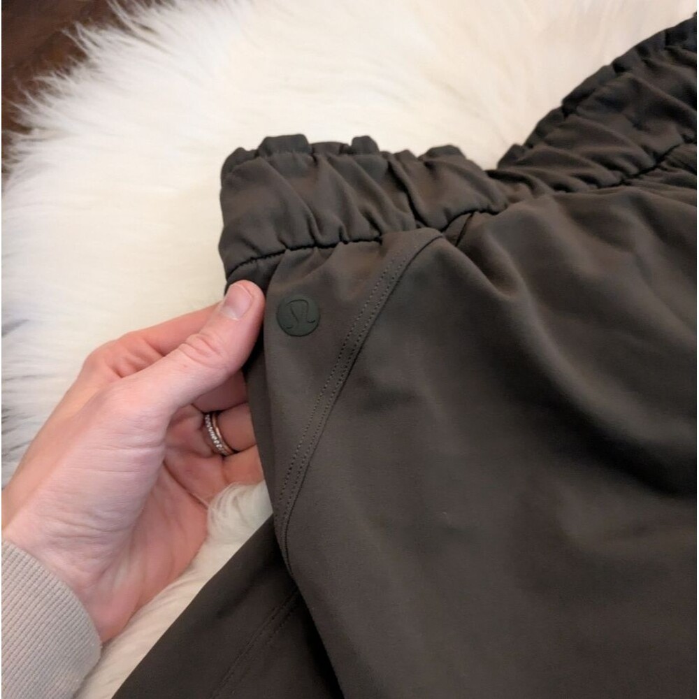 Lululemon Stretch High-Rise Jogger *Full Length Dark Olive Green W5CV4S Size 6 - Picture 5 of 7